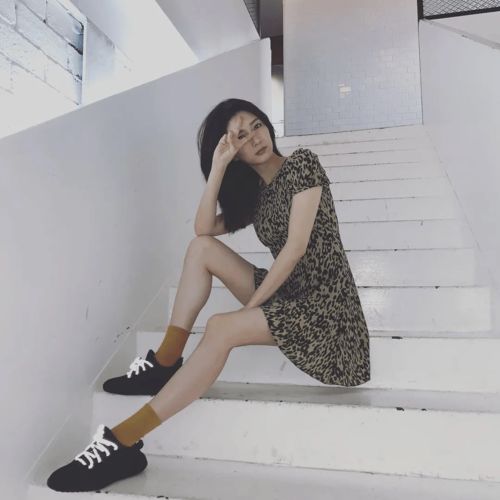 没有世俗的愿望，只想搬空江疏影的初春衣橱 探索网红孵化的时尚密码